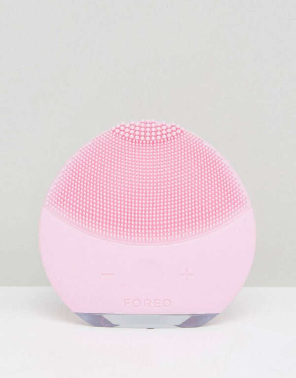 Розовая очищающая щетка для лица Foreo Luna mini 2