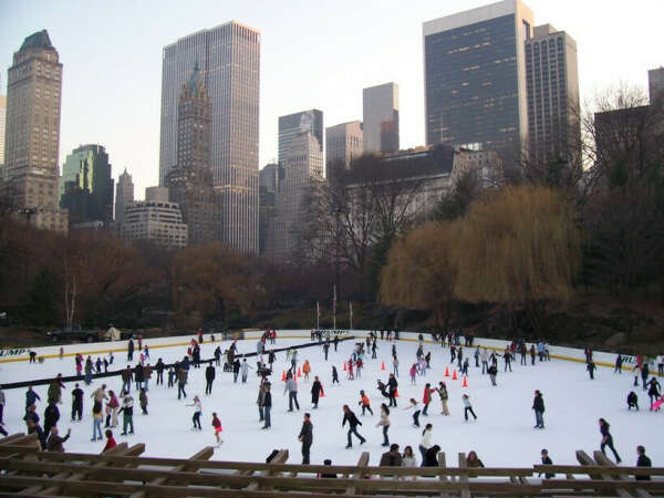 Покататься на катке Wollman Rink в Нью-Йорке