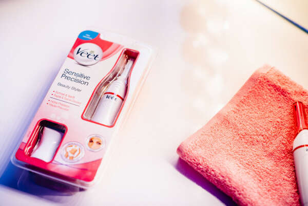 Veet sensitive precision