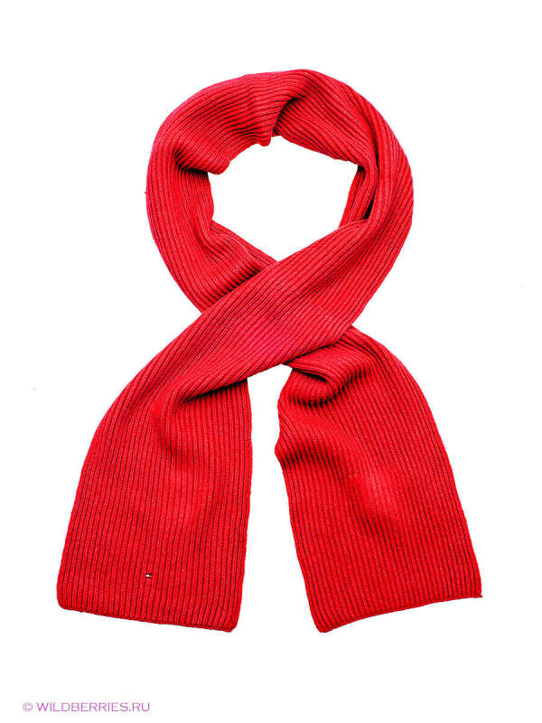 красный длинный шарф