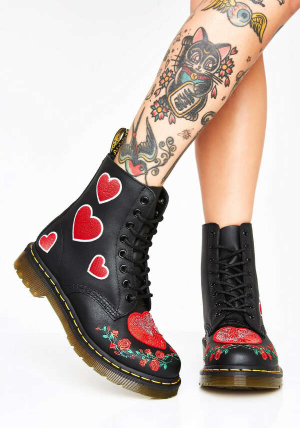 1460 Pascal Heart Boots