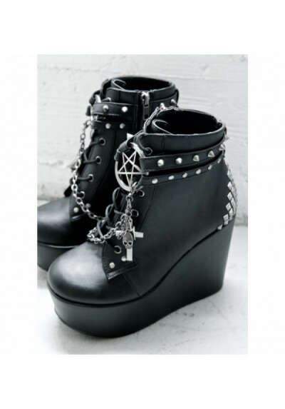 The craft studded wedge boot