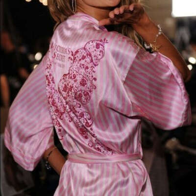 Victoria&#039;s secret 2009 robe