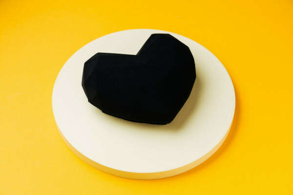 Торт чёрное сердце
