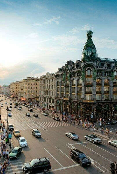 Поехать в Петербург