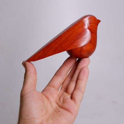 Скульптура "Минималистичная птица" от FreeInTree