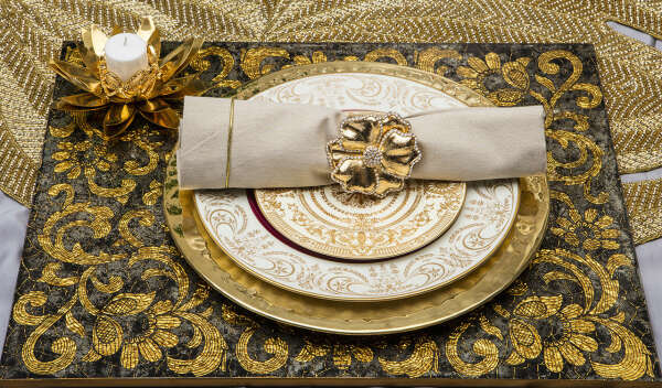 Buy Luxury Silver Placemats Online at Nomikn.com