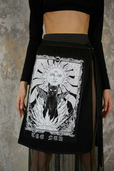 TAROT APRON