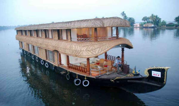 Houseboat Tourism