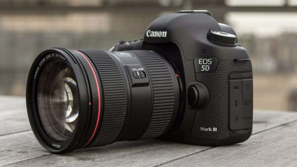 Хочу фотоаппарат Canon Eos 5D Mark iii