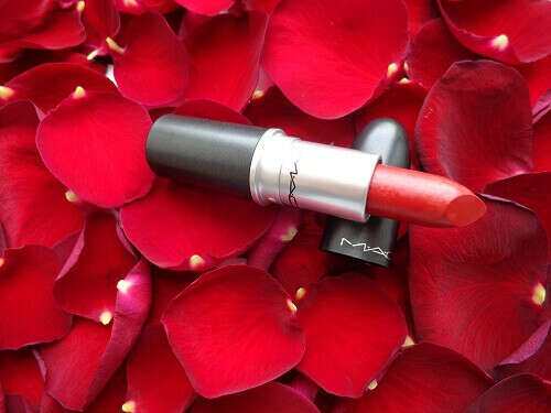 Красная помада MAC Russian Red