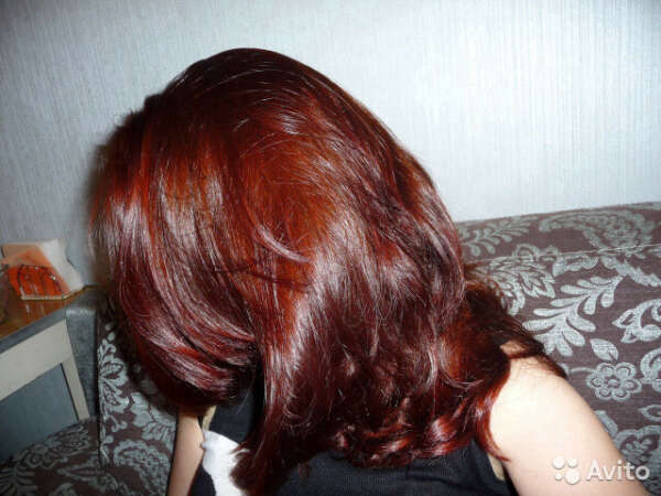 Покрасить волосы хной (каштановый с оттенком красного)