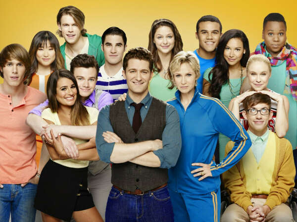 спеть песню с ребятами из glee :)