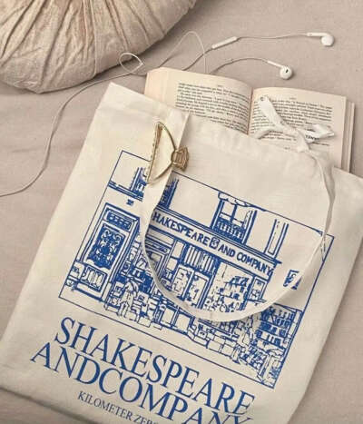 Шоппер Shakespeare and company