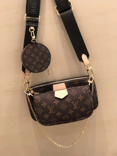 louis vuitton pochette accessoires