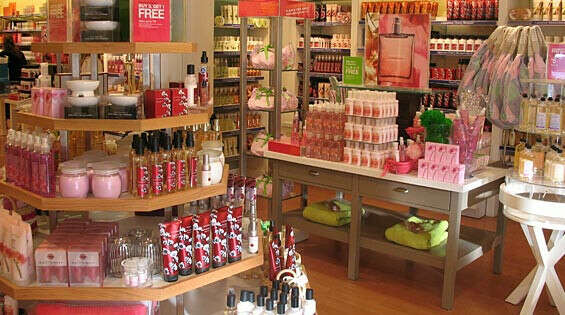 BATH AND BODY WORKS