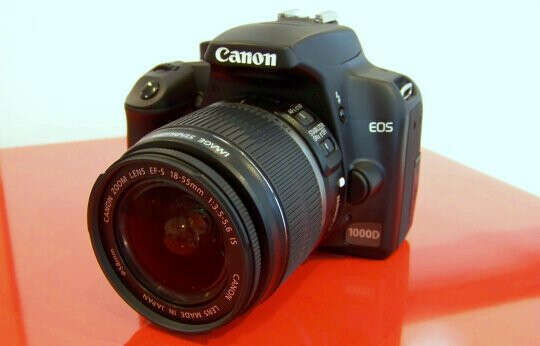 Профессиональный фотоаппарат Canon