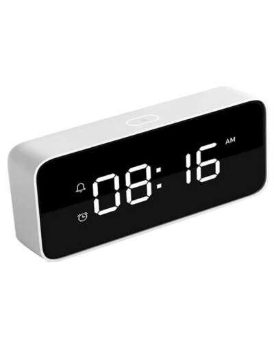Электронные часы в ретро стиле с будильником