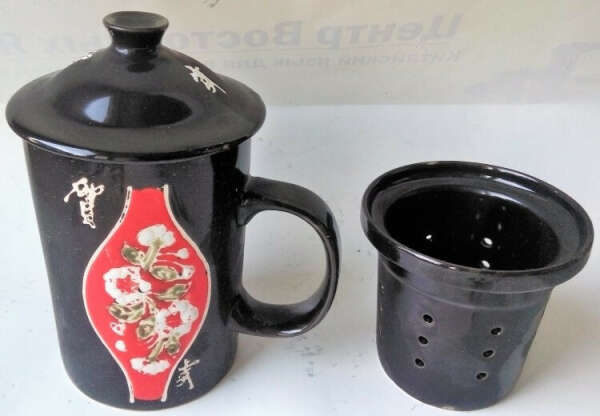 Кружка заварник для чая черная с сакурой, ситечко, 15 см в Новосибирске