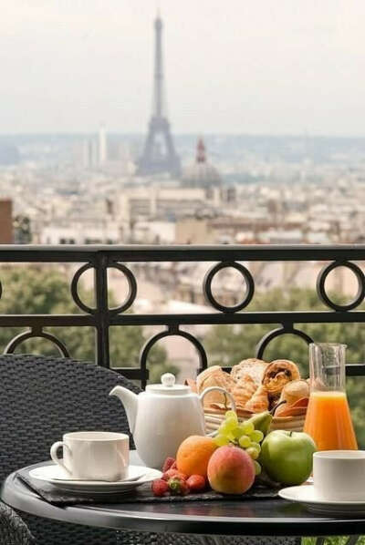 Coffee in Paris with 10