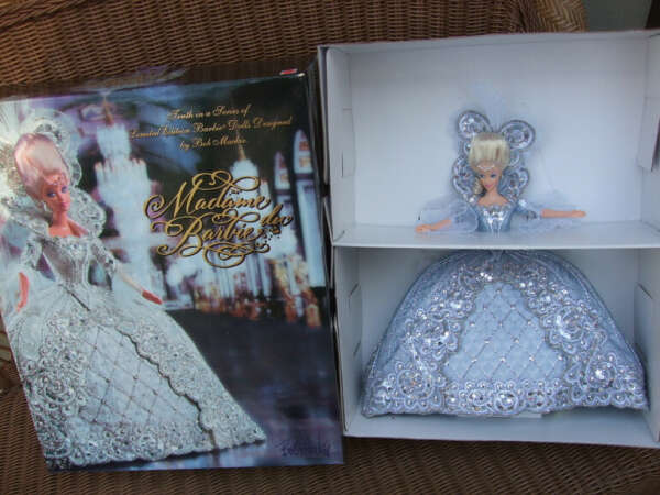 Bob Mackie Madame du Barbie Doll 1997 Limited Edition