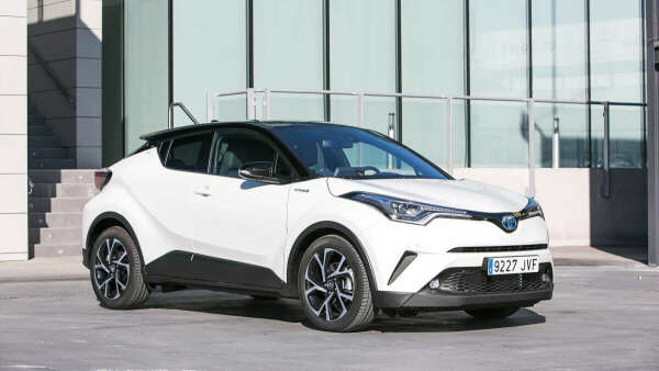 Купить машину Toyota CH-R (2022г)