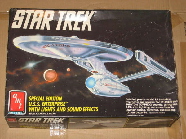 AMT USS Enterprise with lights and sounds effects model kit #6957