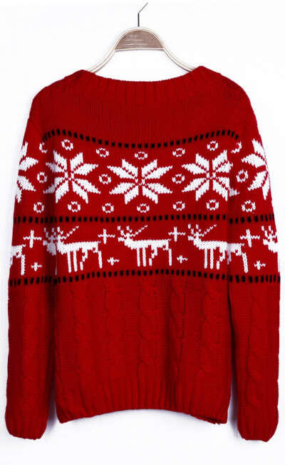 Красный свитер с белыми оленями