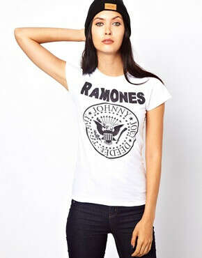 футболку Ramones