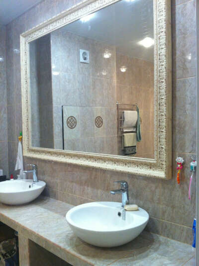 крутое зеркало ванную комнату :)))