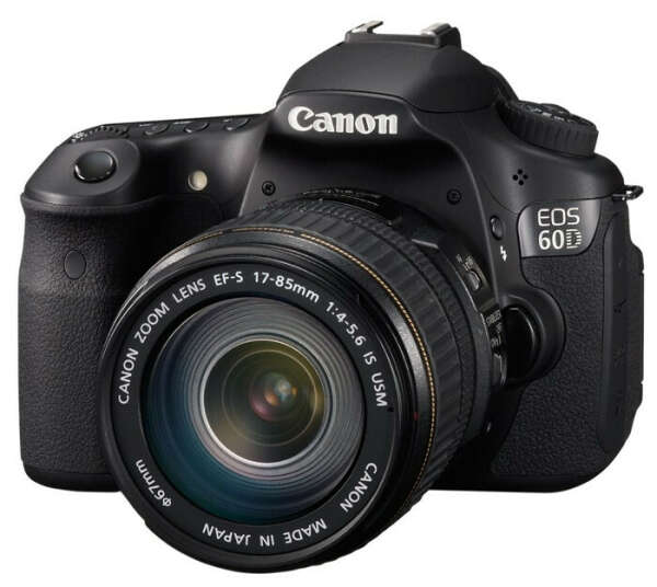 Зеркальная камера Canon EOS 2000D