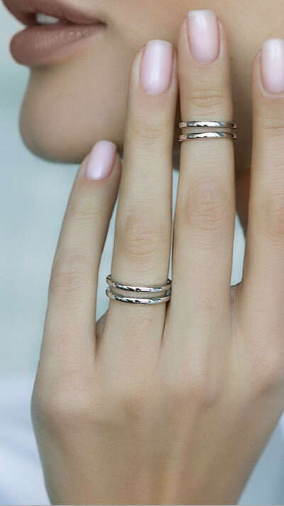 Двойное кольцо из серебра 925. Размер  16 мм