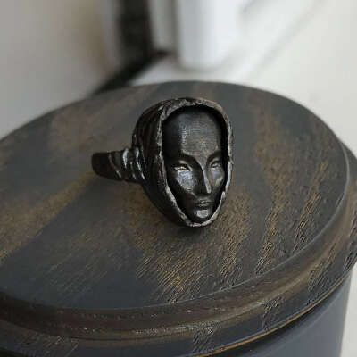 Soul Artefacts on Instagram: “Кольцо  с лицом из серебра 925 пробы с чёрным родием • 17 размер •”