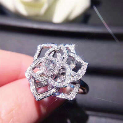 Beautiful 5A Cubic Zirconia Flower Exaggerate Ring