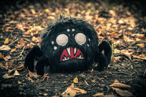 Hissing Spider Plush