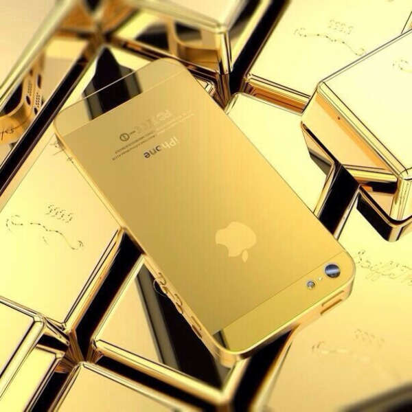 Золотой IPhone