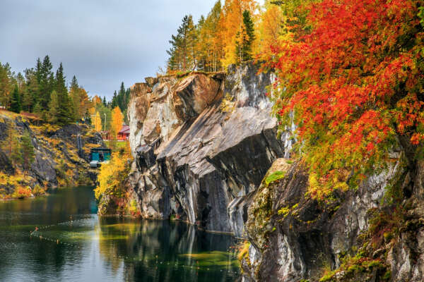Тур в Карелию с посещением водопадов и горного парка «Рускеала» со скидкой 50%