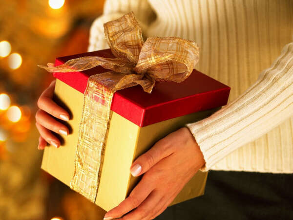 Дарить и получать подарки от любимых