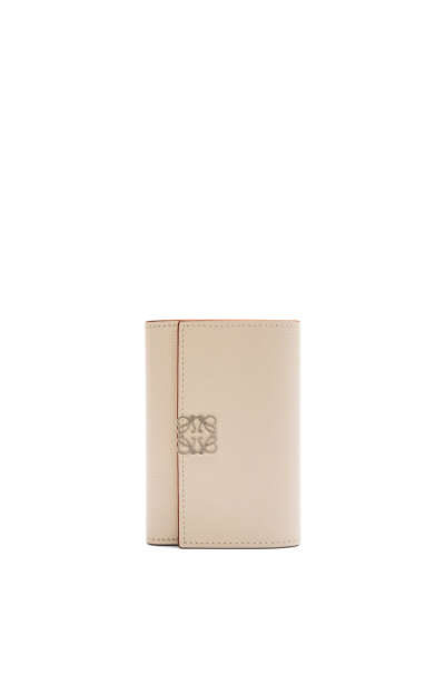 Loewe (light ghost) Anagram small vertical wallet in pebble grain calfskin
