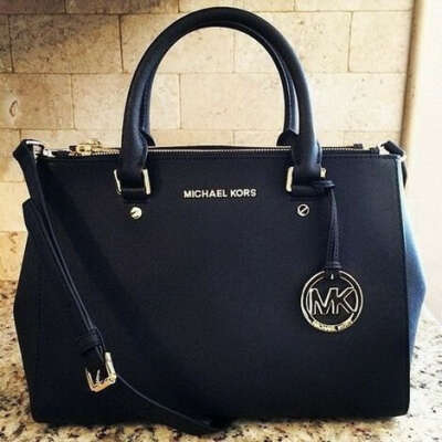 Сумка Michael Kors.