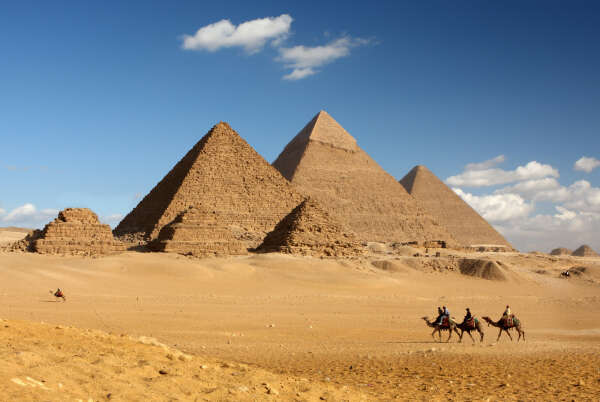 Прикоснуться к египетским пирамидам