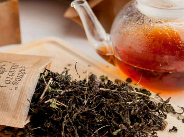 Листовой чёрный чай с разными вкусами