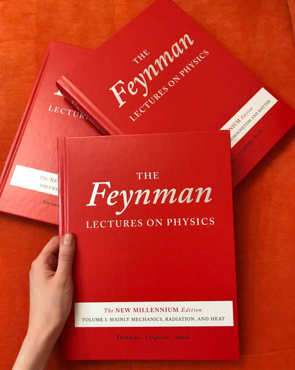 Feynman lectures book. Фейнмановские лекции по физике. Physics Volume 2 book zombak.