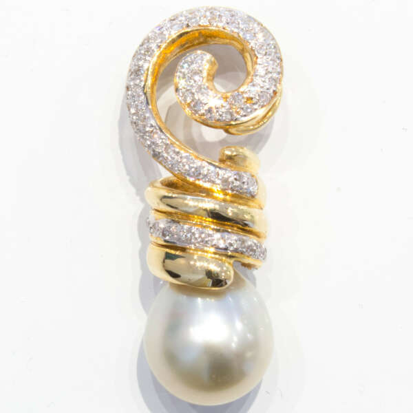 Cultured Pearl and Diamonds Handmade Gold Pendant