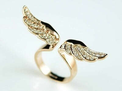 Золотое кольцо с крыльями