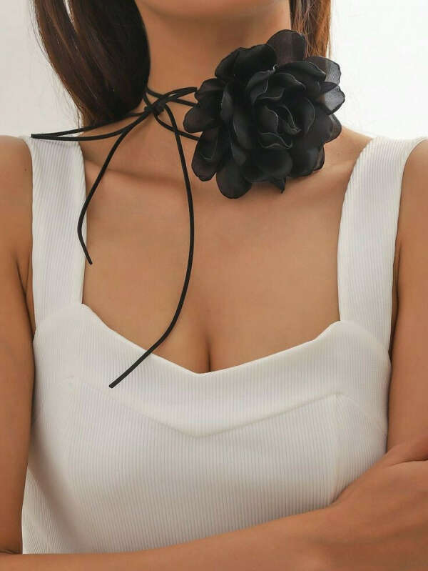 Чокер чёрный цветок на шею (как на фото)
