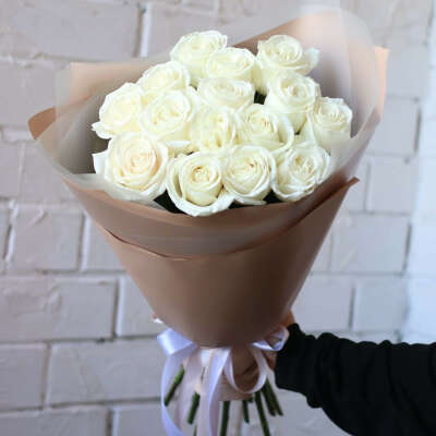 букет из белых  роз