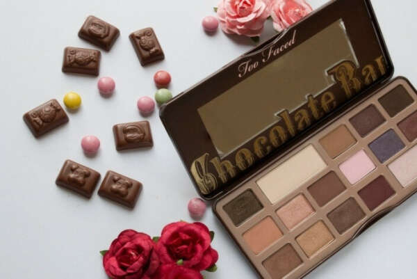 Too Faced CHOCOLATE BAR Палетка теней с натуральной пудрой какао