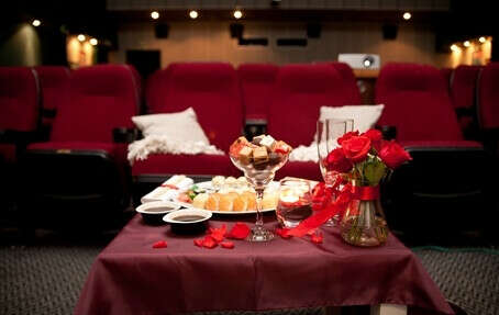 Подари романтическое свидание в кино!