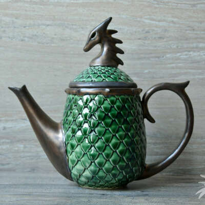 Чайник "Дракон изумрудных холмов" от авторской керамики "Облепиха"